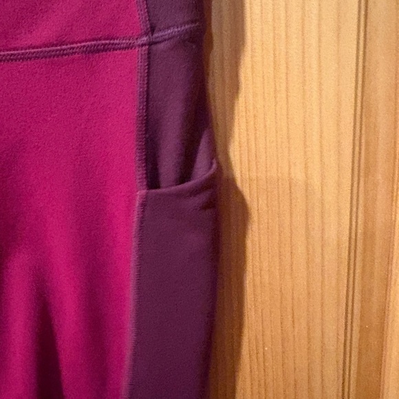Fabletics Powerhold Pink Maroon Burgundy Cropped Athletic women’s leggings - Picture 3 of 12